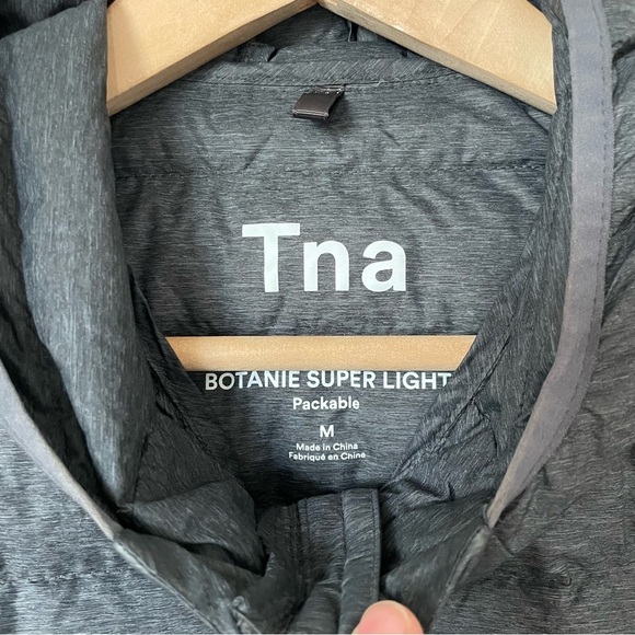 Aritzia TNA Botanie Puffer Packable Down Filled Puffer Jacket Grey Size Medium - Picture 7 of 9